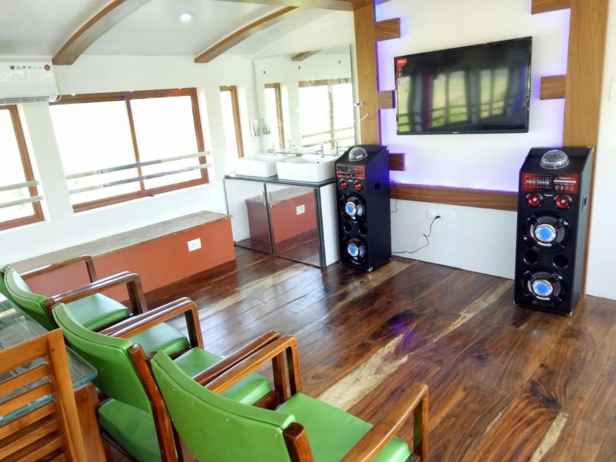 Hotel Marari Houseboat à Mararikulam Extérieur photo